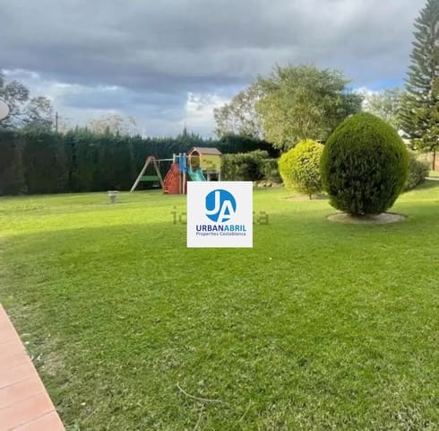 3 makuuhuone Asunto myytävänä paikassa San Vicente / Sant Vicent del Raspeig mukana uima-altaan 
autotalli - 315 000 € (Ref: 9846276)