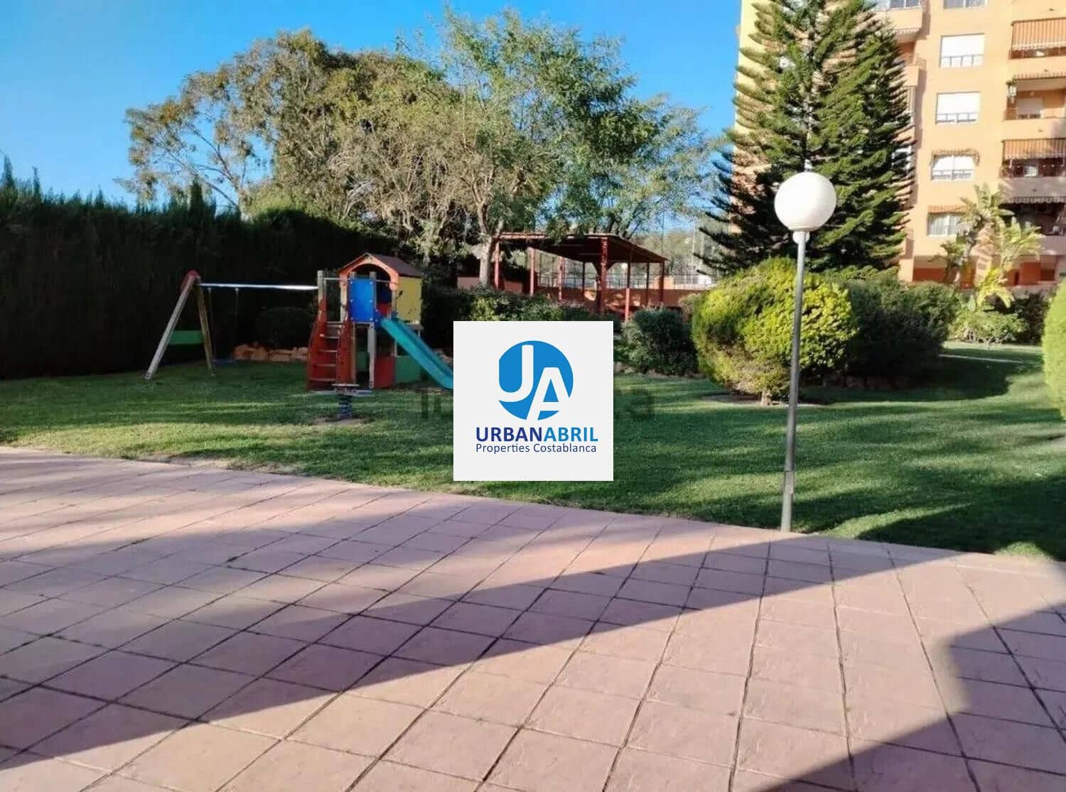 3 makuuhuone Asunto myytävänä paikassa San Vicente / Sant Vicent del Raspeig mukana uima-altaan 
autotalli - 315 000 € (Ref: 9846276)