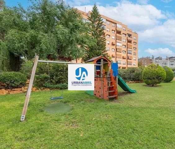 3 makuuhuone Asunto myytävänä paikassa San Vicente / Sant Vicent del Raspeig mukana uima-altaan 
autotalli - 315 000 € (Ref: 9846276)
