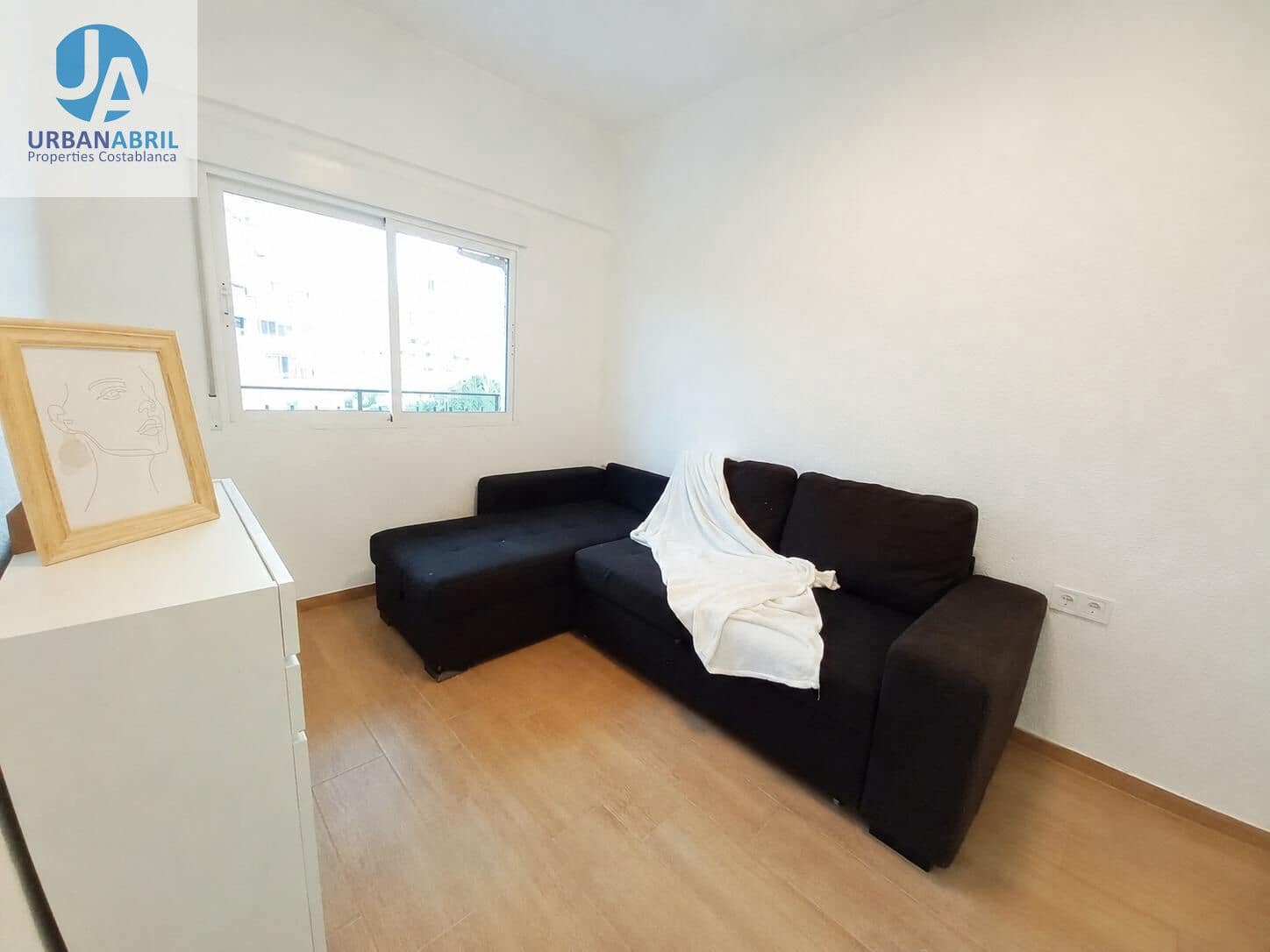 3 bedroom Flat for sale in Alicante / Alacant city - € 215,000 (Ref: 9846278)