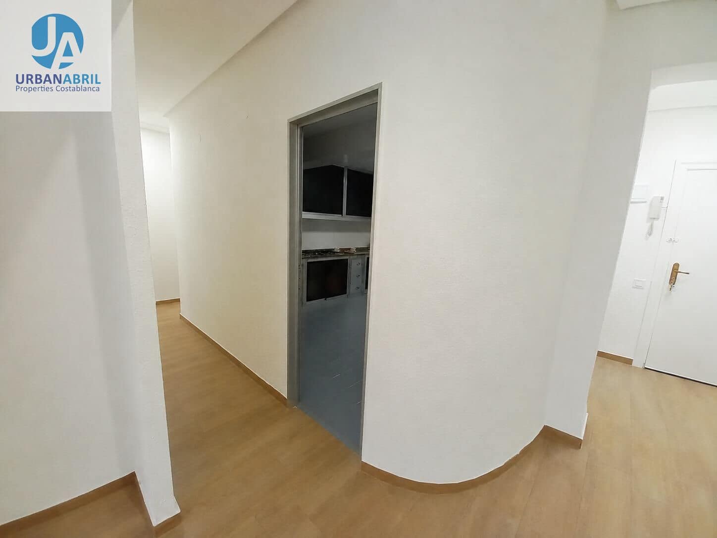 3 bedroom Flat for sale in Alicante / Alacant city - € 215,000 (Ref: 9846278)