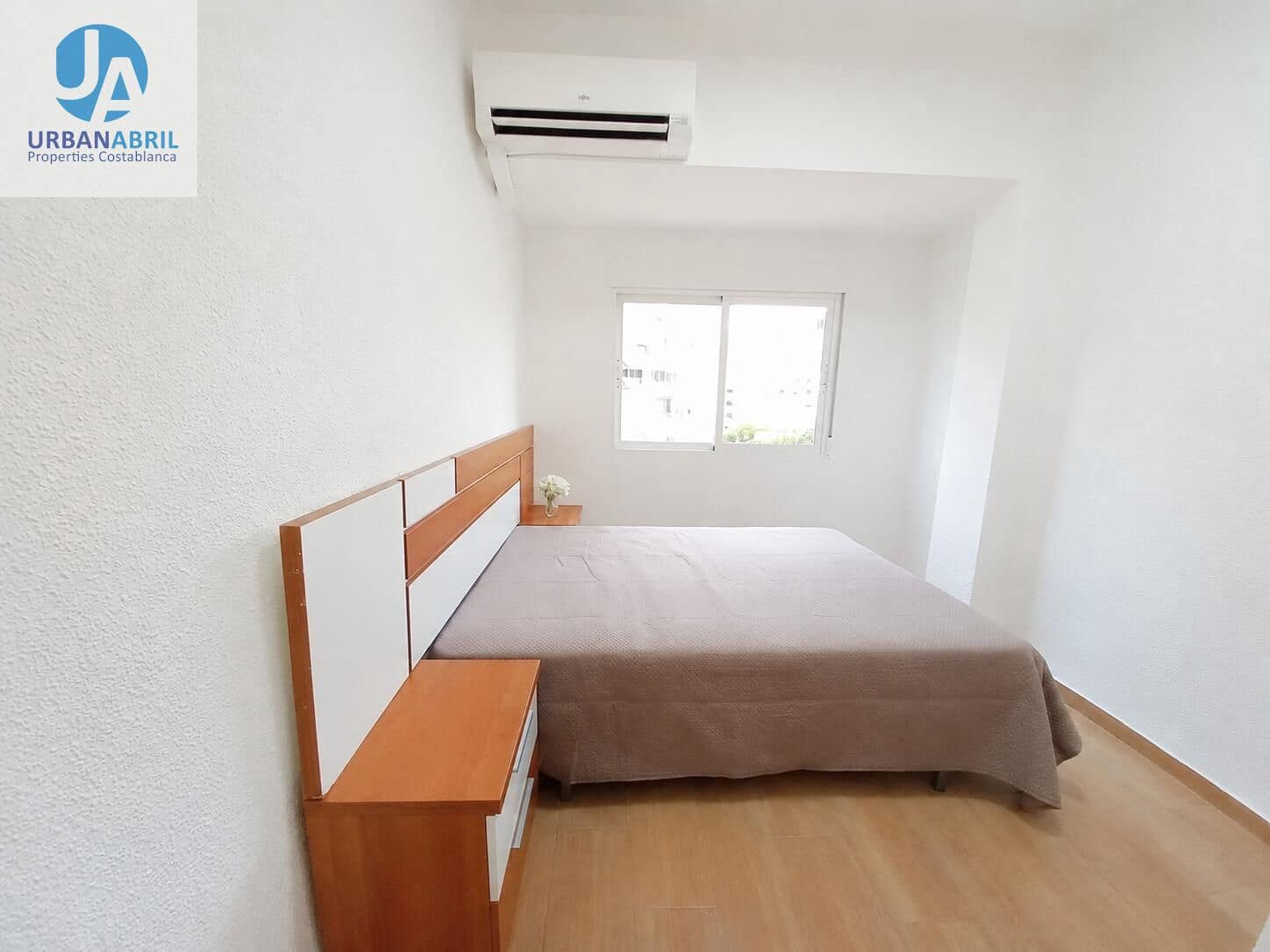 3 bedroom Flat for sale in Alicante / Alacant city - € 215,000 (Ref: 9846278)