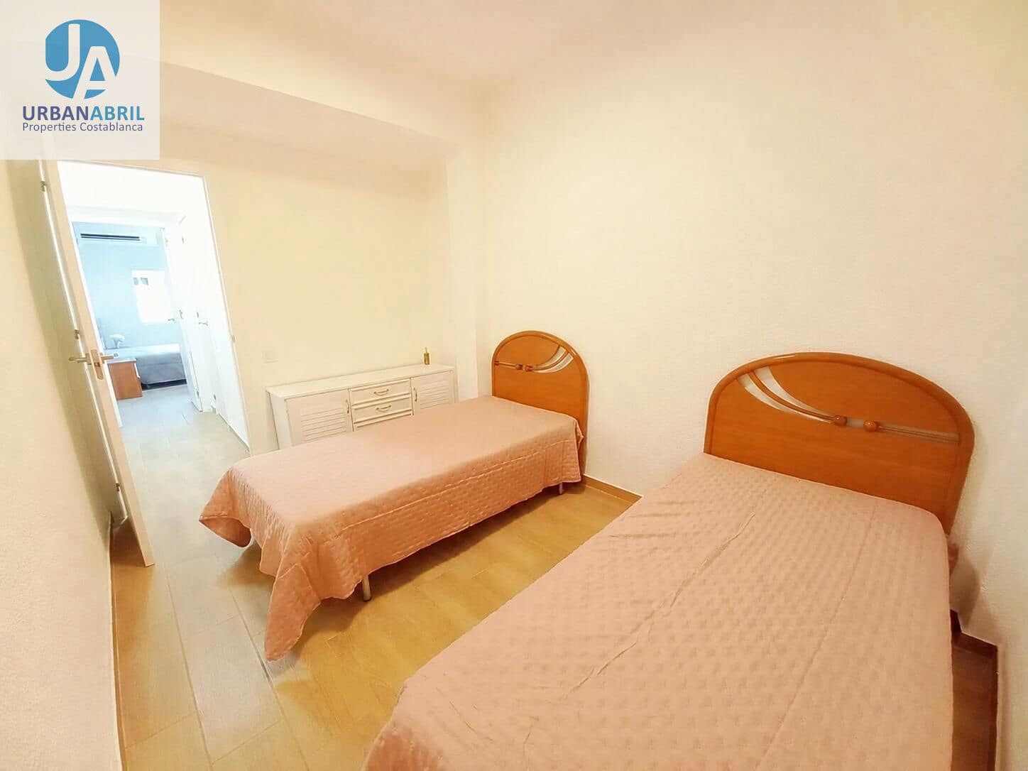 3 bedroom Flat for sale in Alicante / Alacant city - € 215,000 (Ref: 9846278)