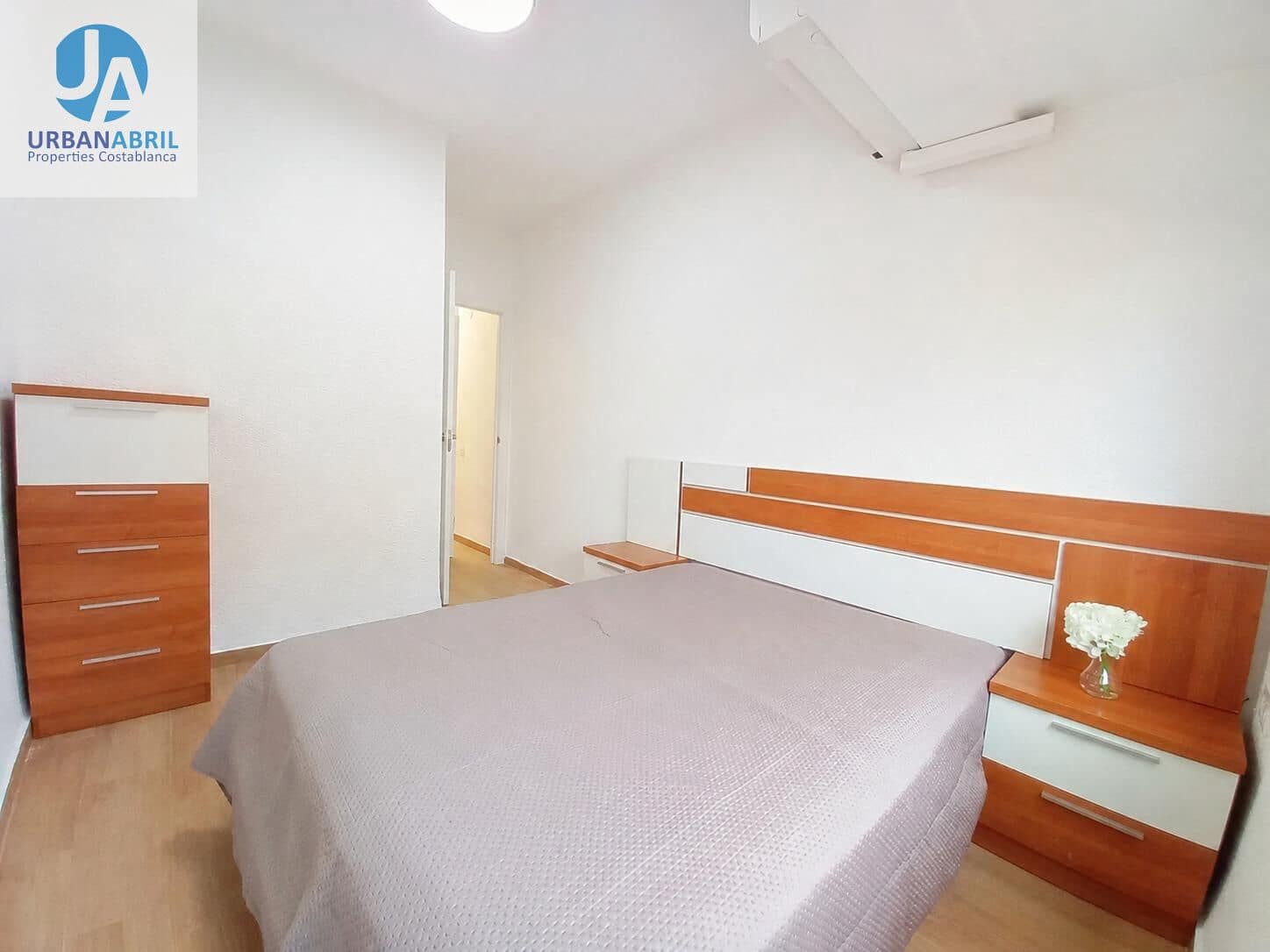 3 bedroom Flat for sale in Alicante / Alacant city - € 215,000 (Ref: 9846278)