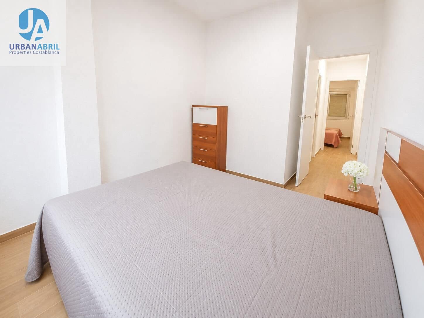 3 bedroom Flat for sale in Alicante / Alacant city - € 215,000 (Ref: 9846278)
