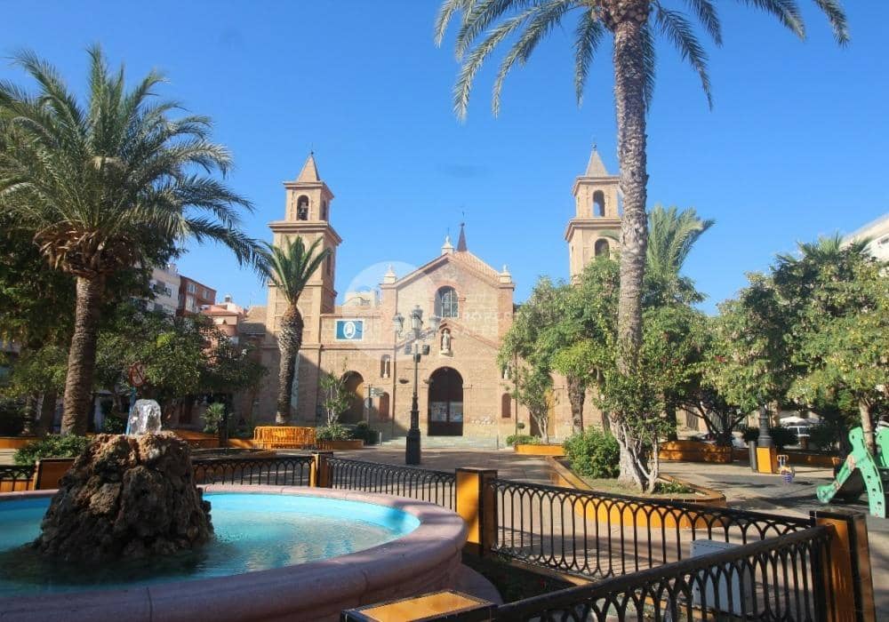 2 chambre Bungalow à vendre à Torrevieja avec piscine - 338 000 € (Ref: 9849420)