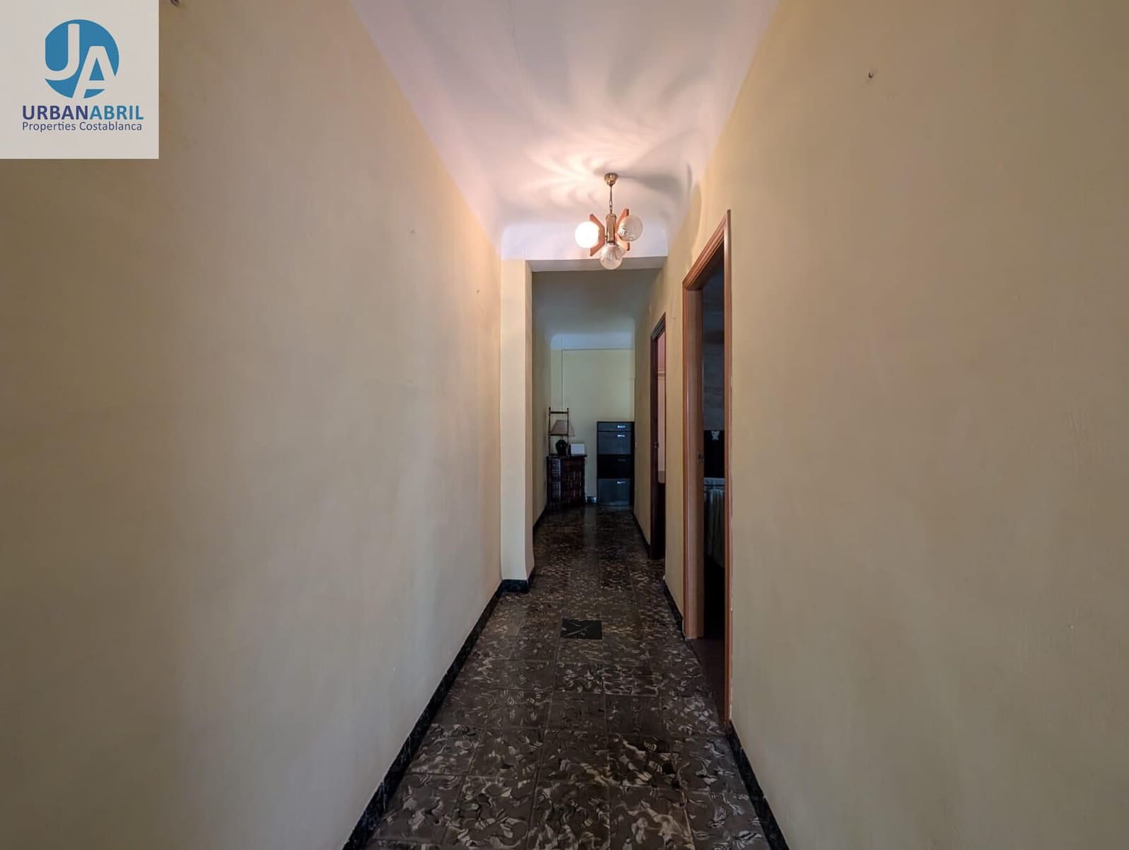 4 makuuhuone Asunto myytävänä paikassa Alicante kaupunki - 179 000 € (Ref: 9861902)