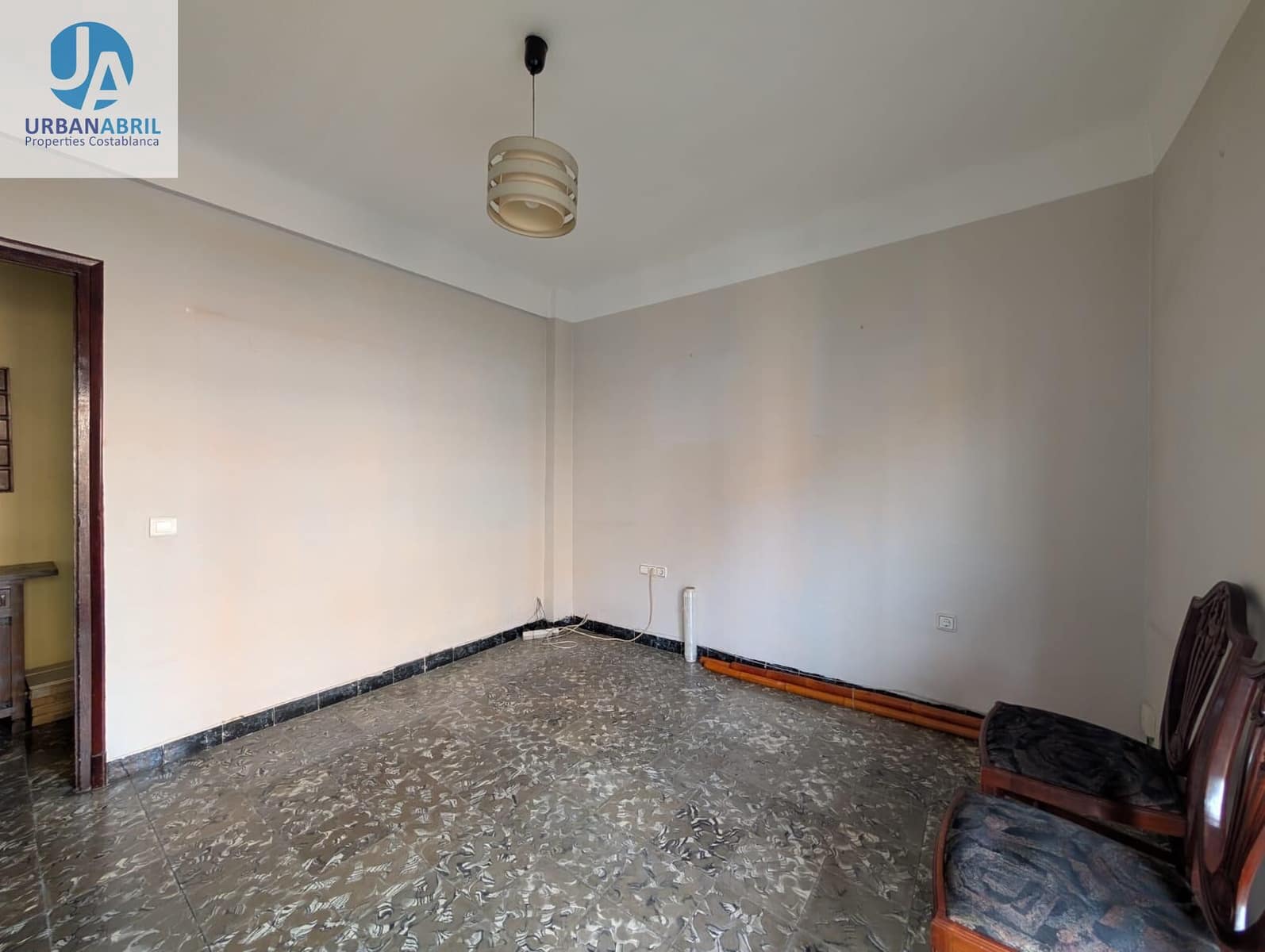 4 makuuhuone Asunto myytävänä paikassa Alicante kaupunki - 179 000 € (Ref: 9861902)