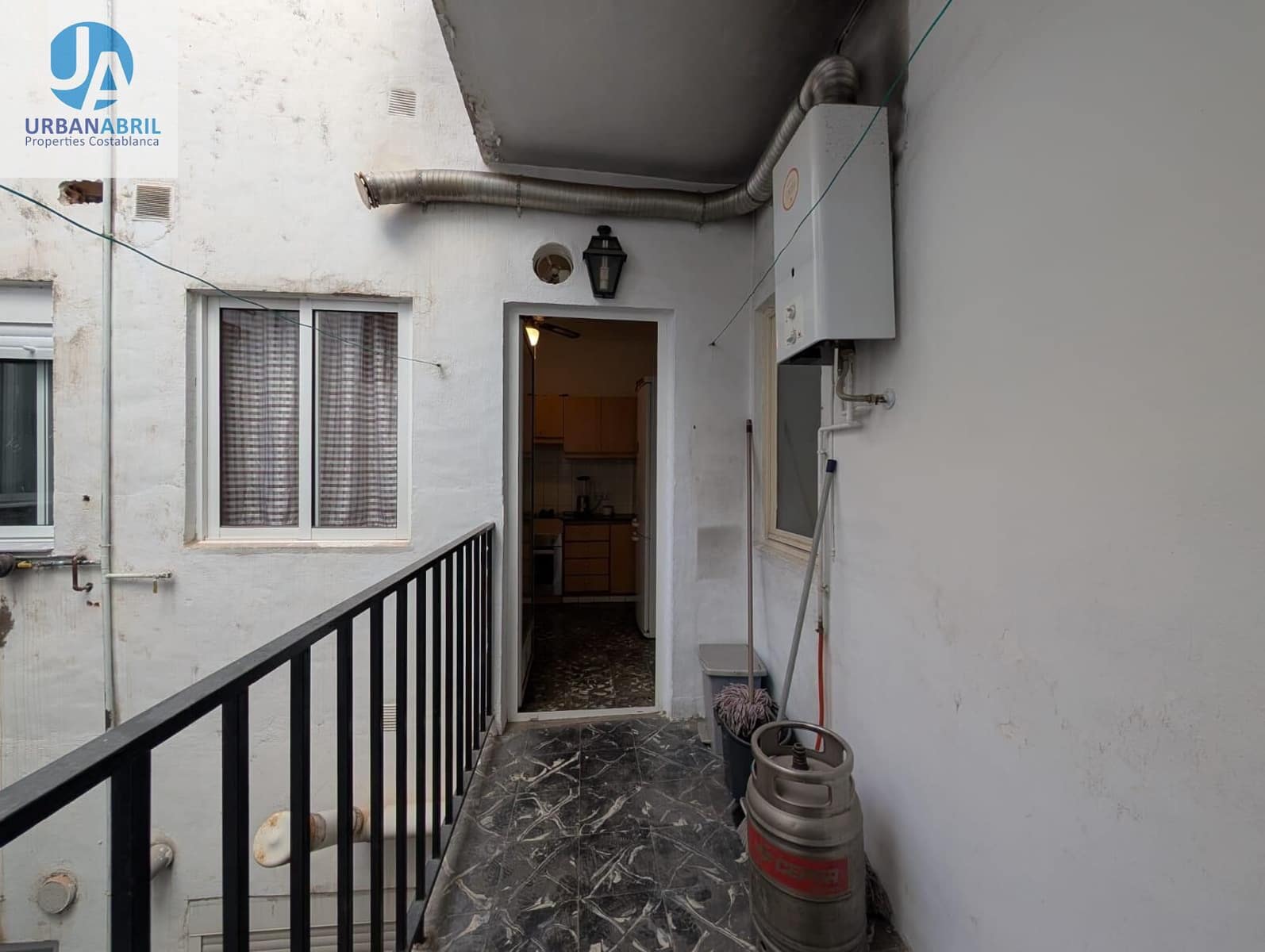 4 makuuhuone Asunto myytävänä paikassa Alicante kaupunki - 179 000 € (Ref: 9861902)