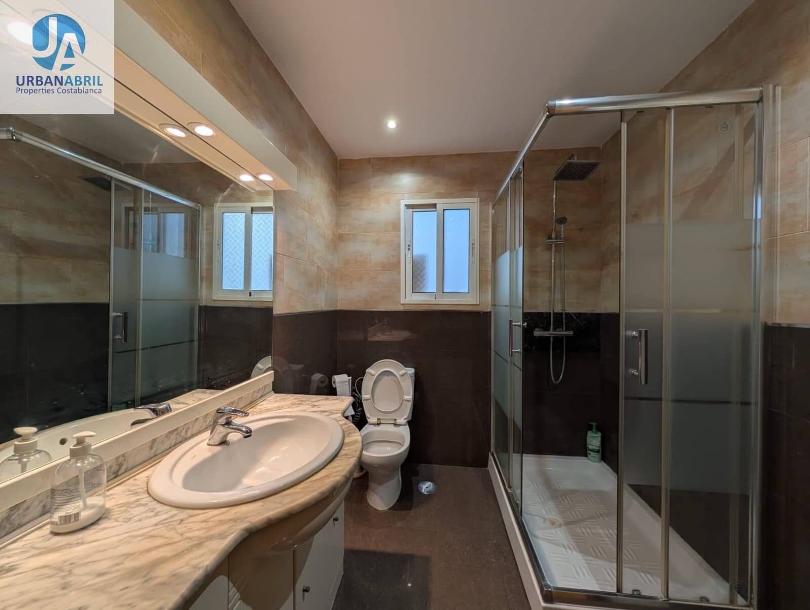 4 makuuhuone Asunto myytävänä paikassa Alicante kaupunki - 179 000 € (Ref: 9861902)