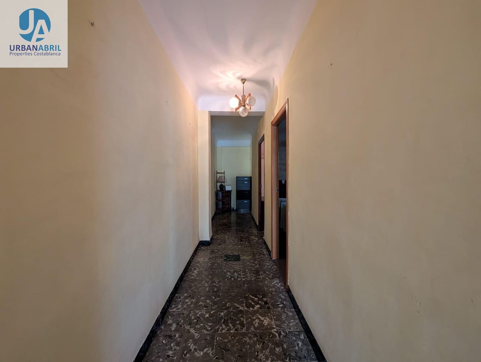 4 makuuhuone Asunto myytävänä paikassa Alicante kaupunki - 179 000 € (Ref: 9861902)