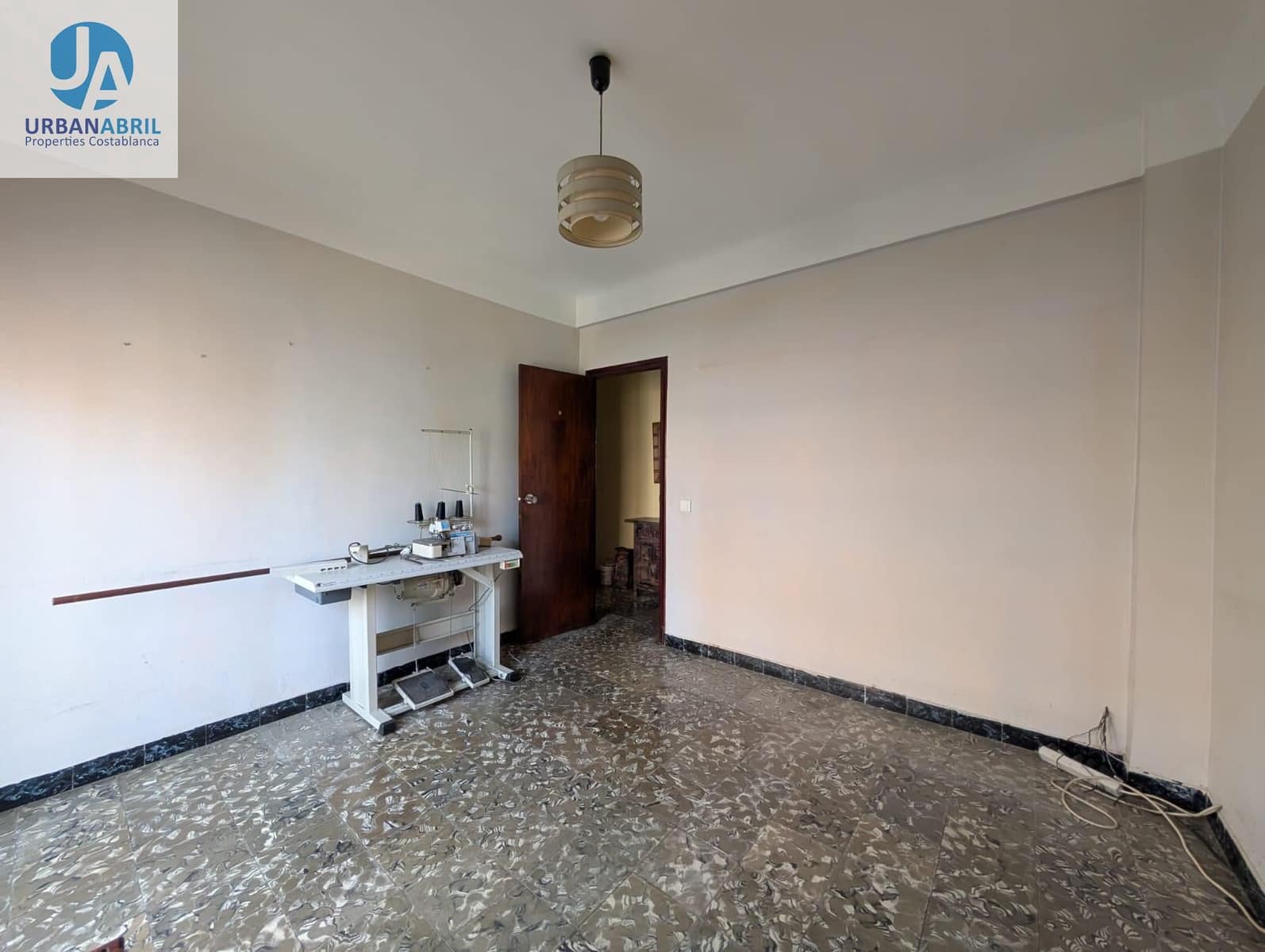 4 makuuhuone Asunto myytävänä paikassa Alicante kaupunki - 179 000 € (Ref: 9861902)