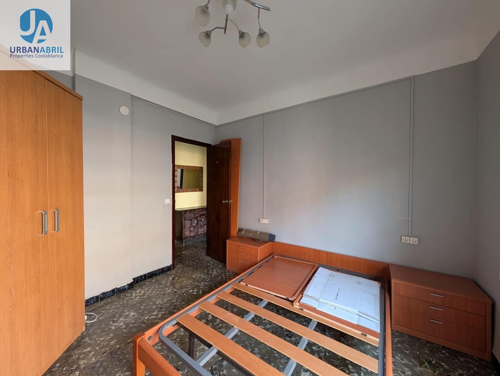 4 makuuhuone Asunto myytävänä paikassa Alicante kaupunki - 179 000 € (Ref: 9861902)