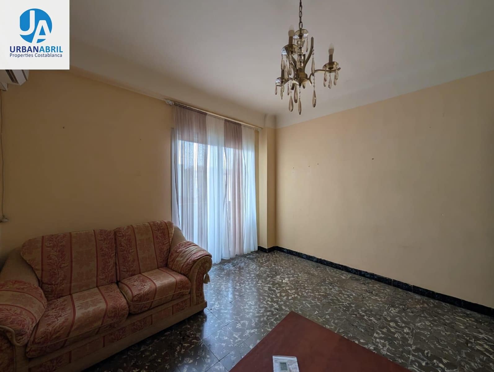 Piso de 4 habitaciones en Alicante / Alacant ciudad en venta - 174.000 € (Ref: 9861902)