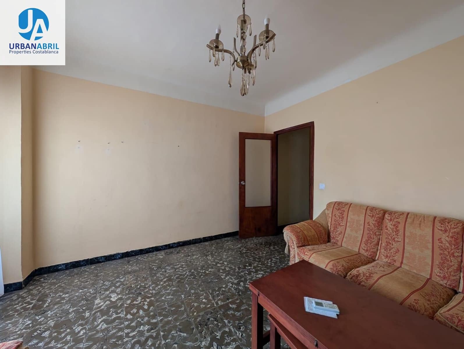 Piso de 4 habitaciones en Alicante / Alacant ciudad en venta - 174.000 € (Ref: 9861902)