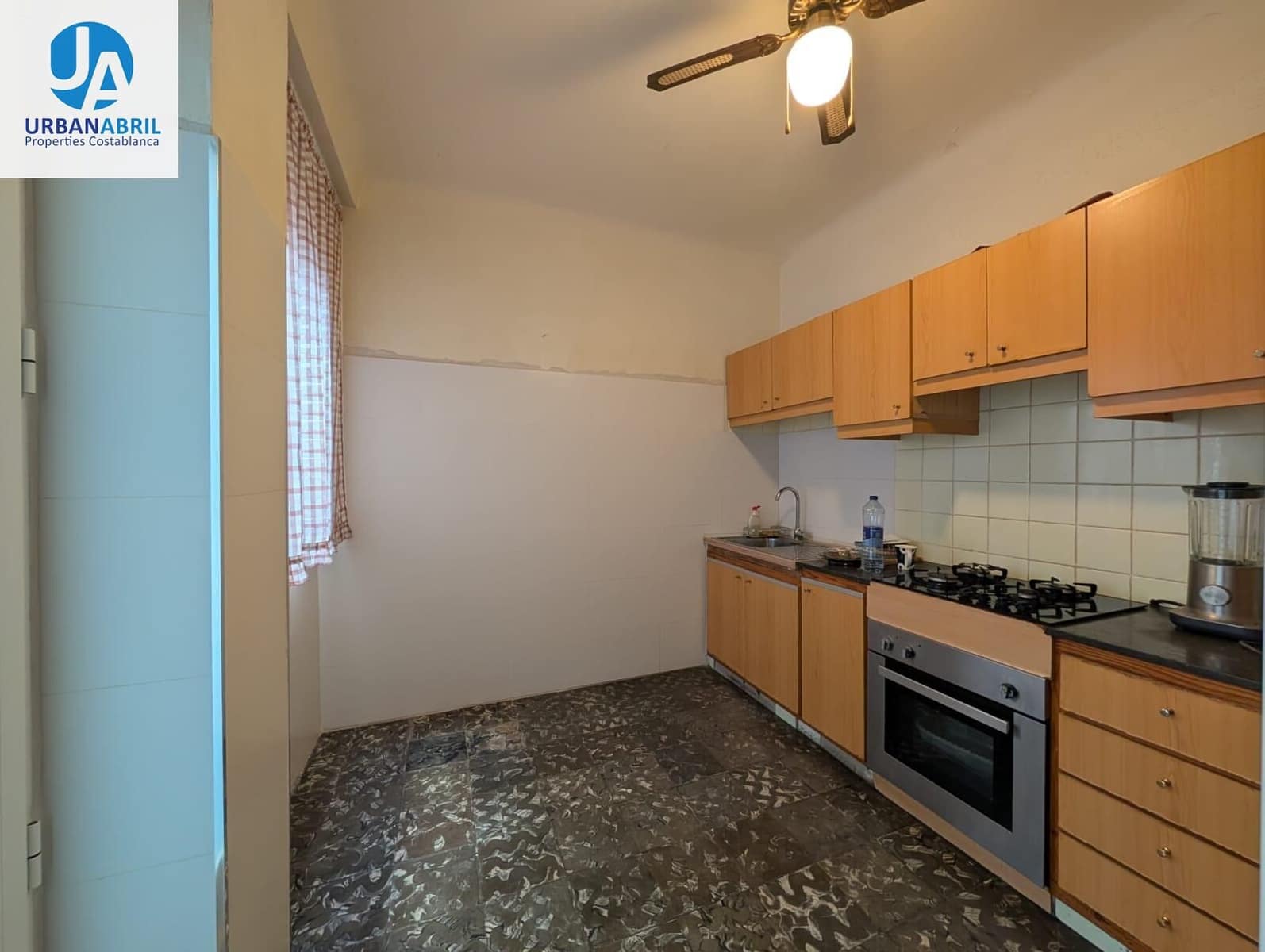 Piso de 4 habitaciones en Alicante / Alacant ciudad en venta - 174.000 € (Ref: 9861902)