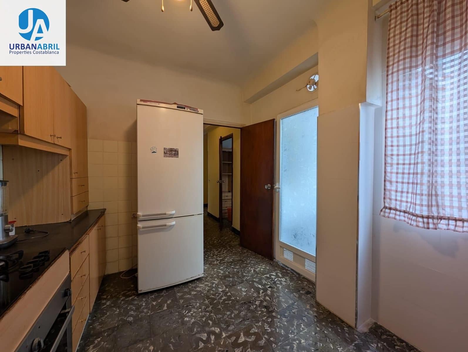 Piso de 4 habitaciones en Alicante / Alacant ciudad en venta - 174.000 € (Ref: 9861902)