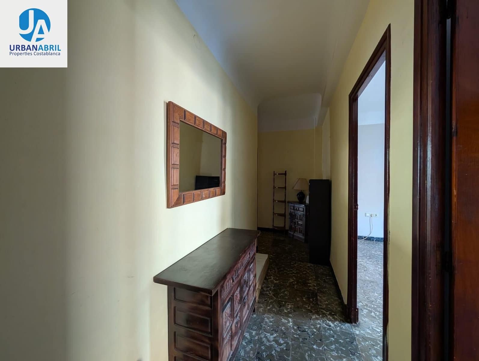 Piso de 4 habitaciones en Alicante / Alacant ciudad en venta - 174.000 € (Ref: 9861902)