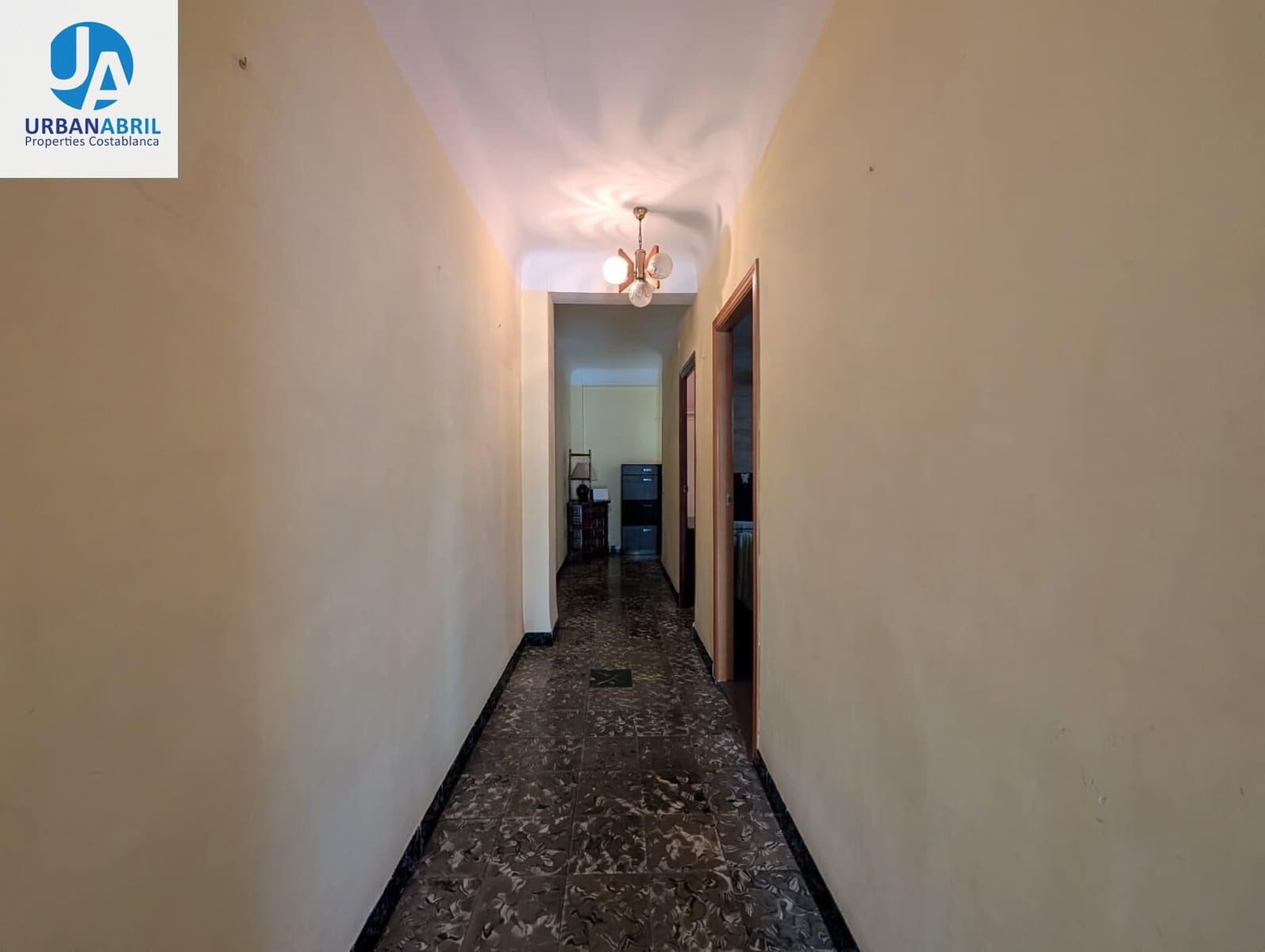 Piso de 4 habitaciones en Alicante / Alacant ciudad en venta - 174.000 € (Ref: 9861902)