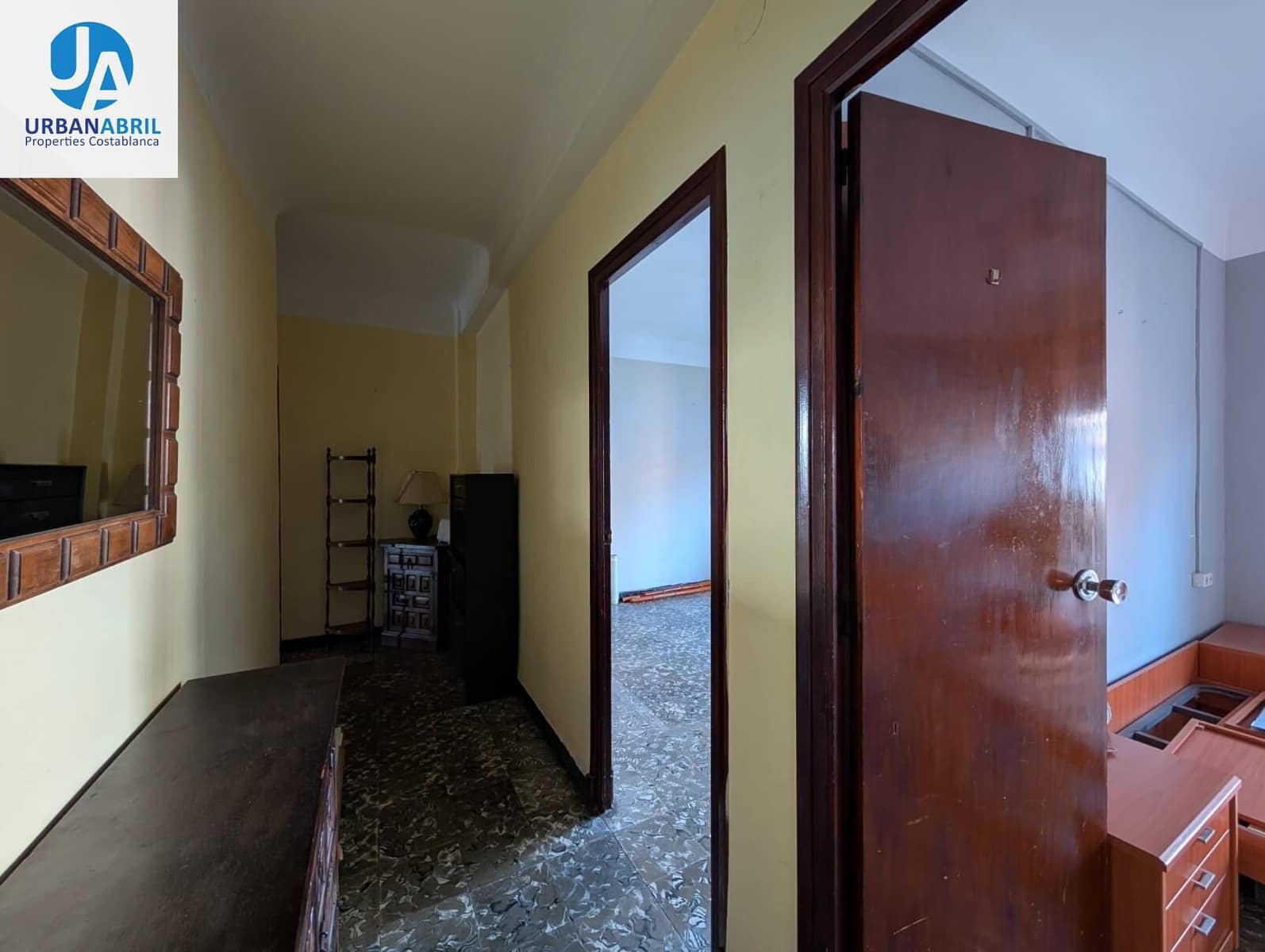 Piso de 4 habitaciones en Alicante / Alacant ciudad en venta - 174.000 € (Ref: 9861902)