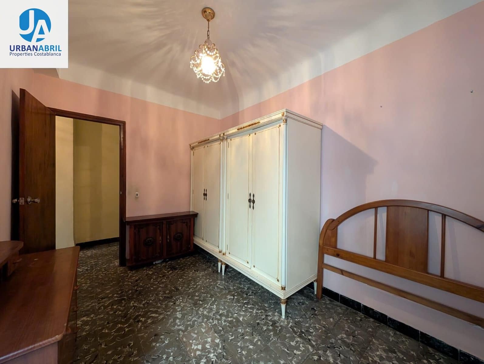 Piso de 4 habitaciones en Alicante / Alacant ciudad en venta - 174.000 € (Ref: 9861902)