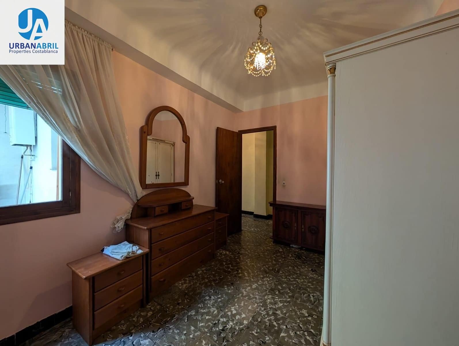 Piso de 4 habitaciones en Alicante / Alacant ciudad en venta - 174.000 € (Ref: 9861902)