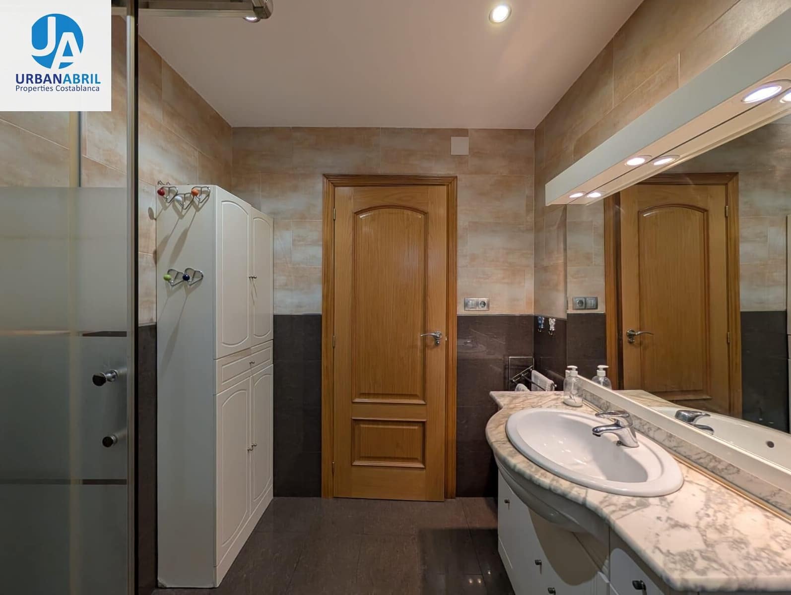 Piso de 4 habitaciones en Alicante / Alacant ciudad en venta - 174.000 € (Ref: 9861902)