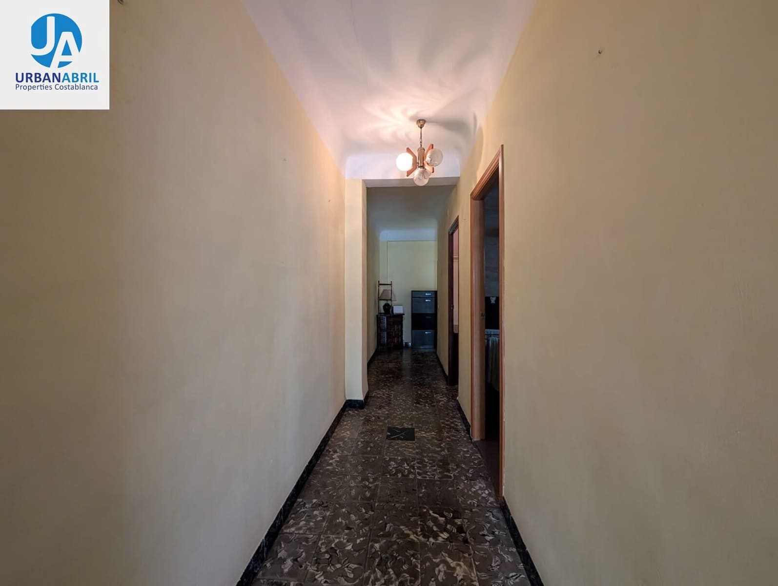 Piso de 4 habitaciones en Alicante / Alacant ciudad en venta - 174.000 € (Ref: 9861902)