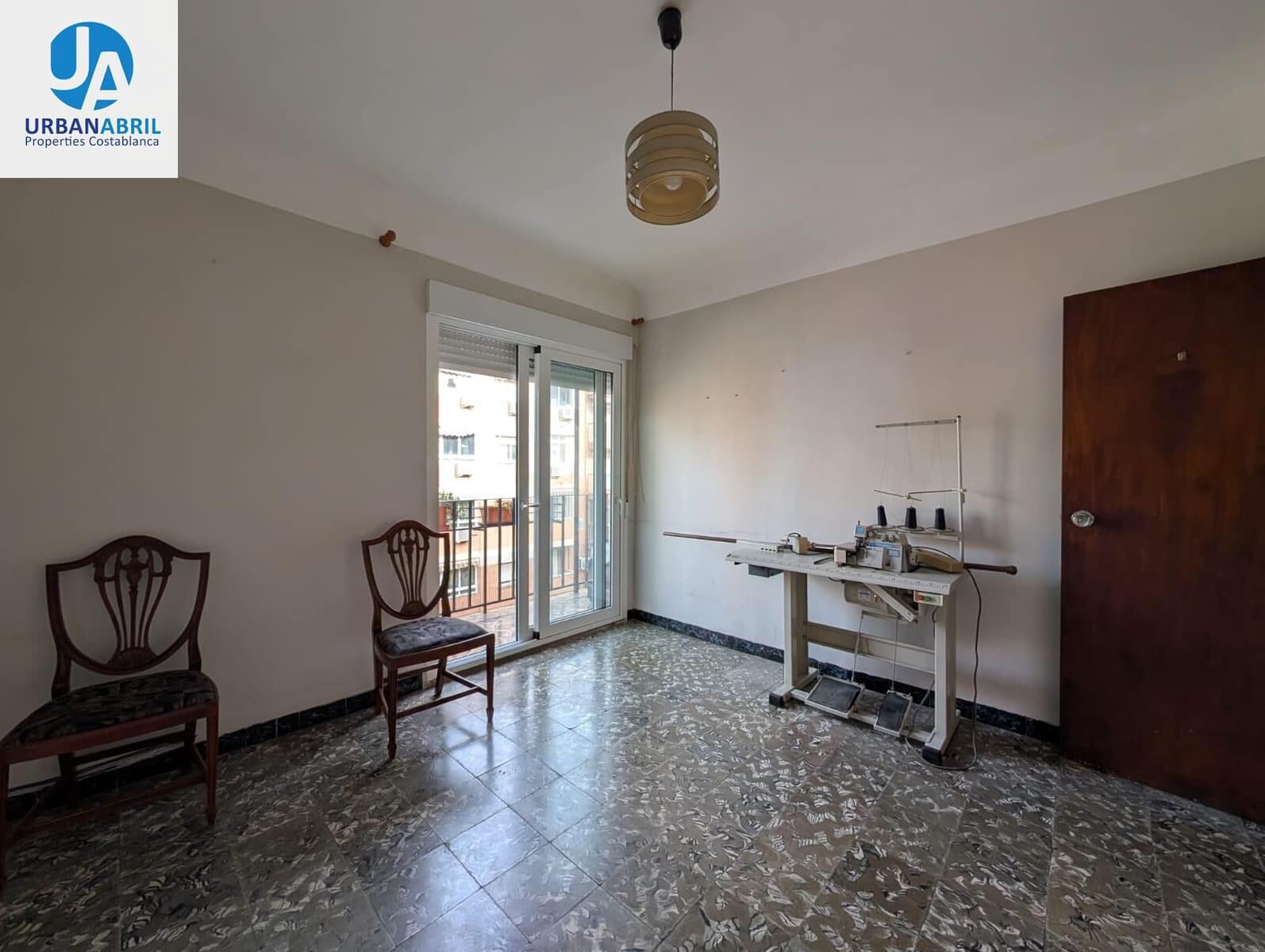 Piso de 4 habitaciones en Alicante / Alacant ciudad en venta - 174.000 € (Ref: 9861902)
