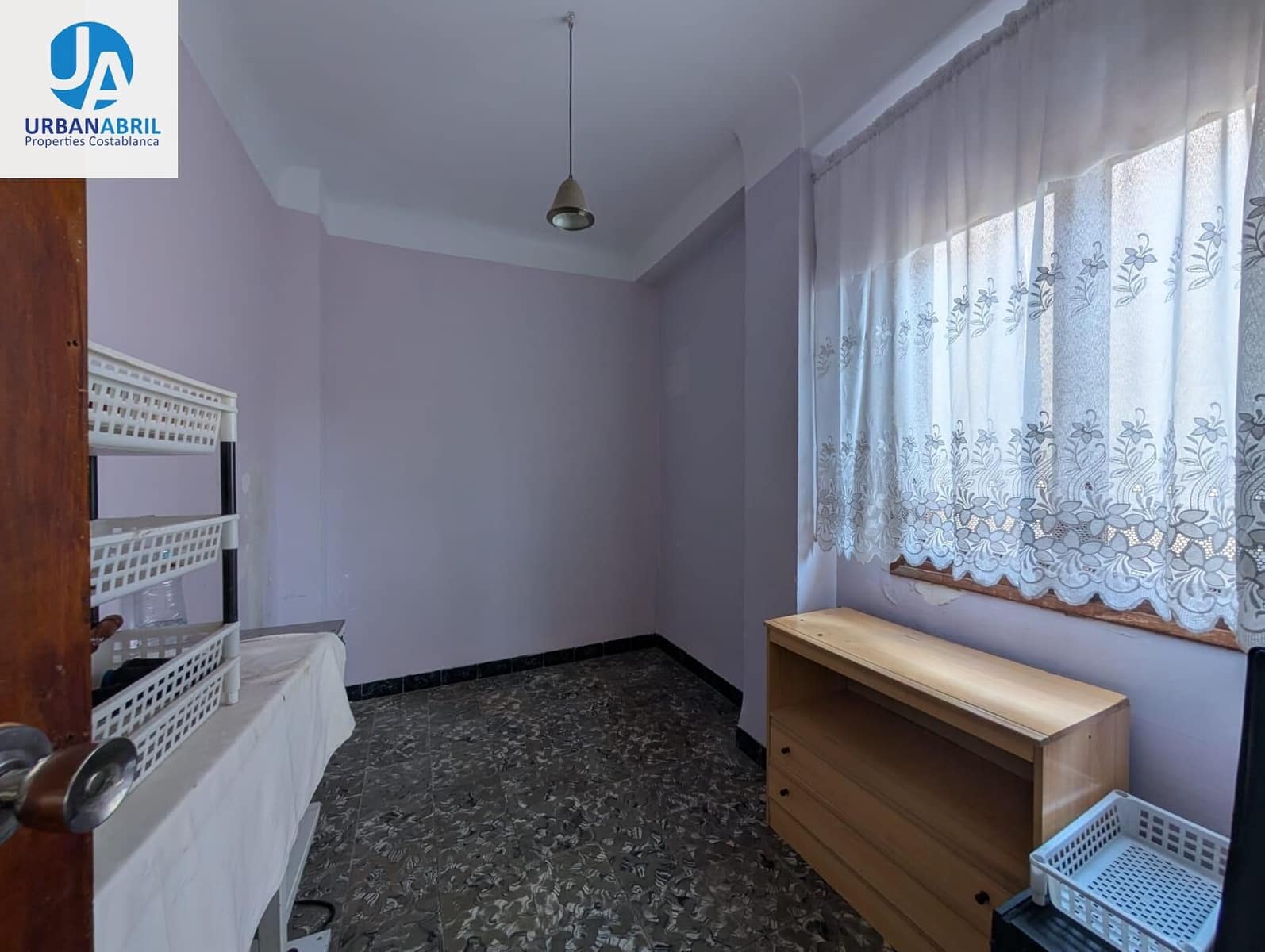Piso de 4 habitaciones en Alicante / Alacant ciudad en venta - 174.000 € (Ref: 9861902)