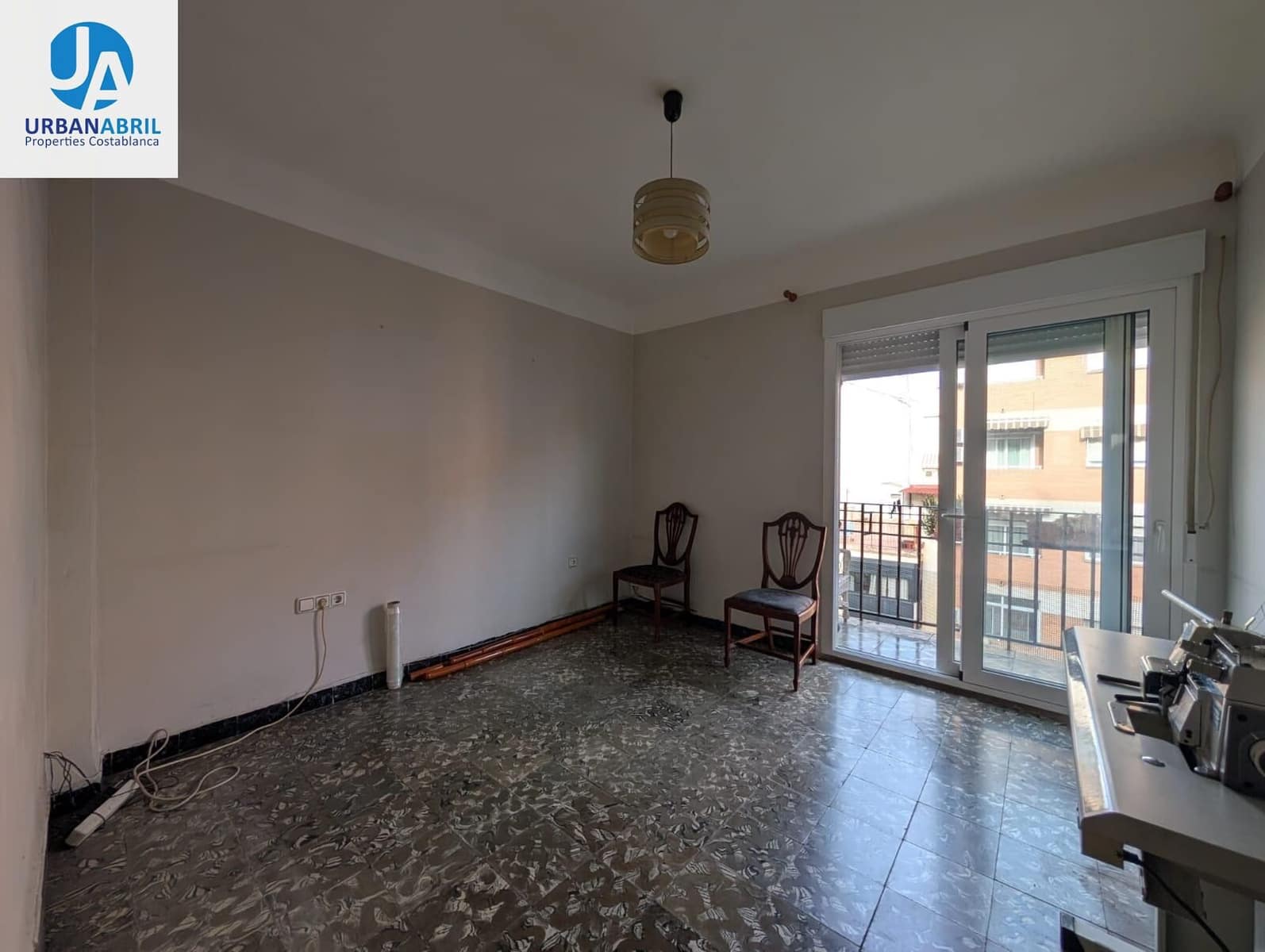 Piso de 4 habitaciones en Alicante / Alacant ciudad en venta - 174.000 € (Ref: 9861902)