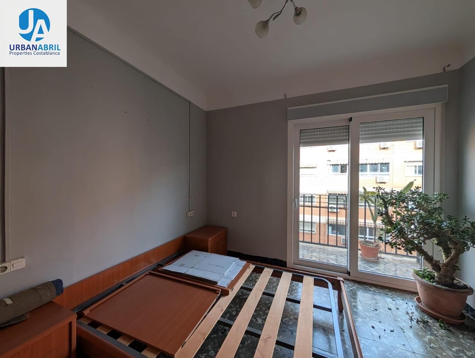 Piso de 4 habitaciones en Alicante / Alacant ciudad en venta - 174.000 € (Ref: 9861902)