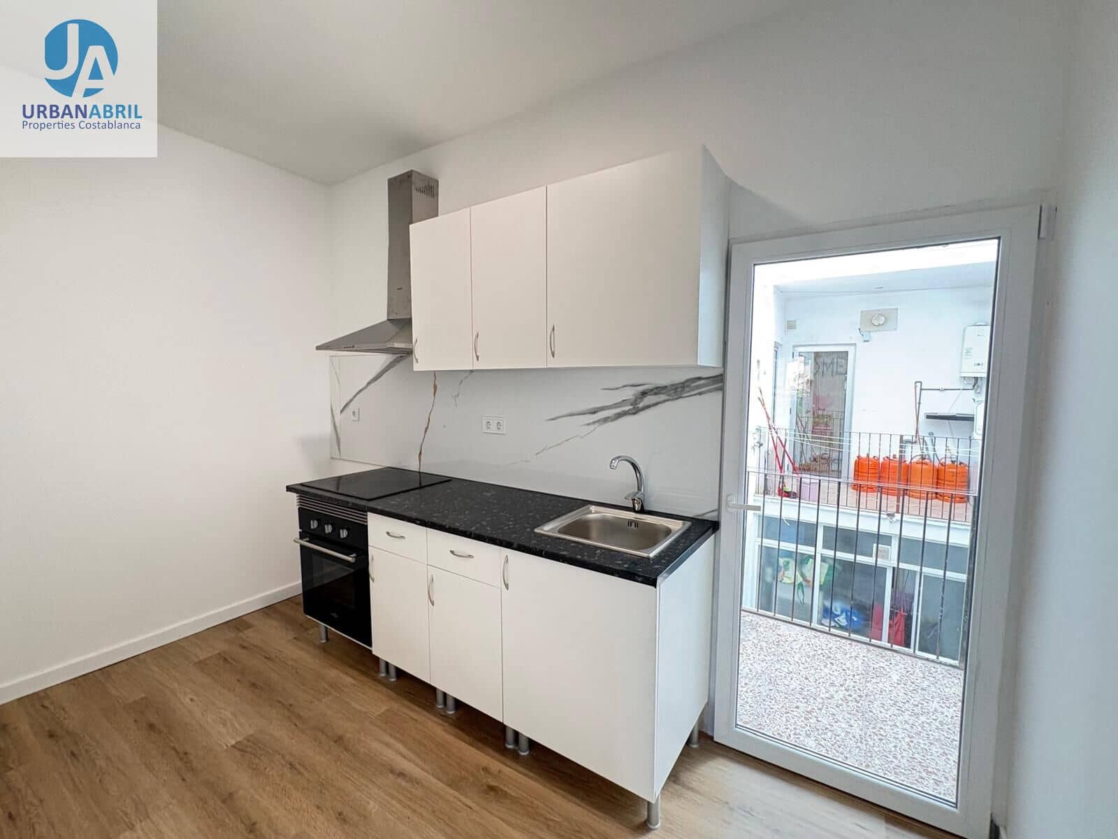 3 slaapkamer Flat te koop in Alicante stad - € 170.000 (Ref: 9947959)