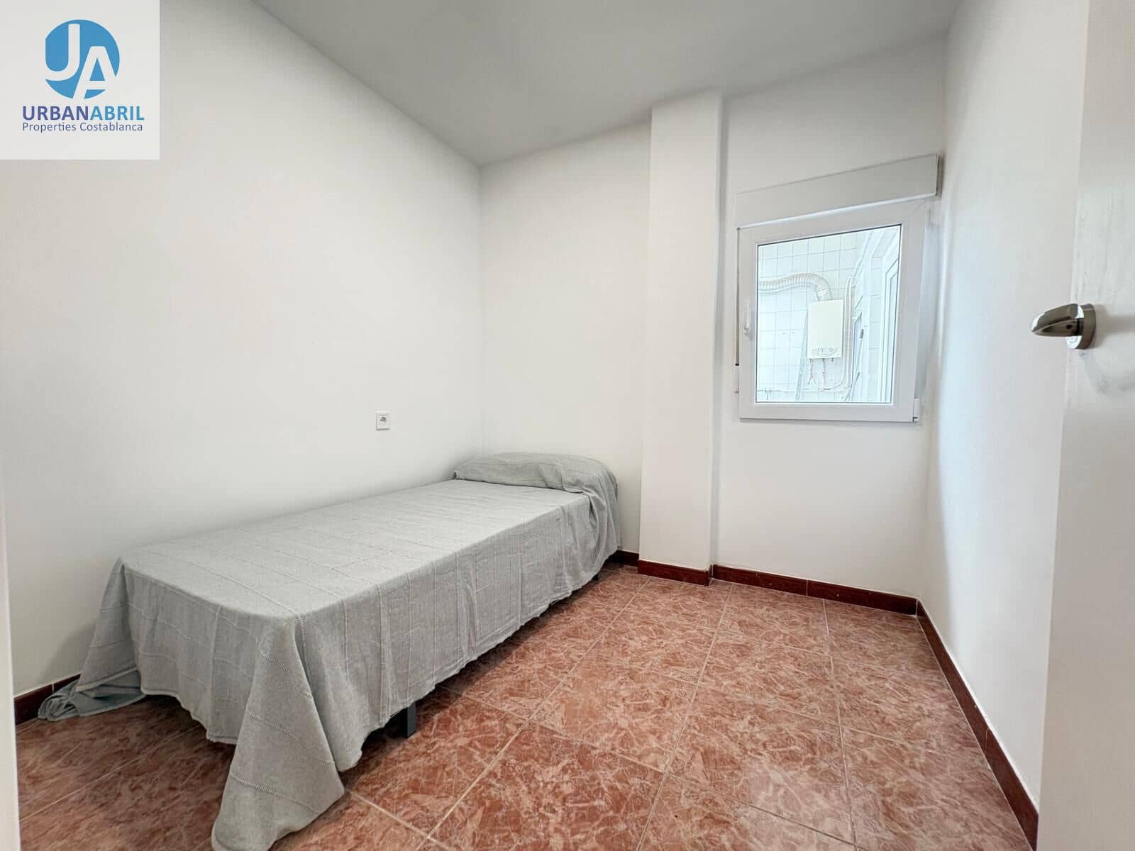 3 slaapkamer Flat te koop in Alicante stad - € 170.000 (Ref: 9947959)
