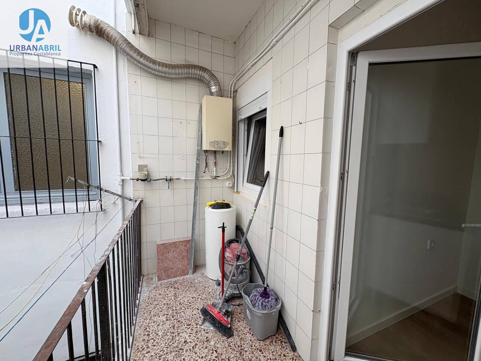 3 slaapkamer Flat te koop in Alicante stad - € 170.000 (Ref: 9947959)