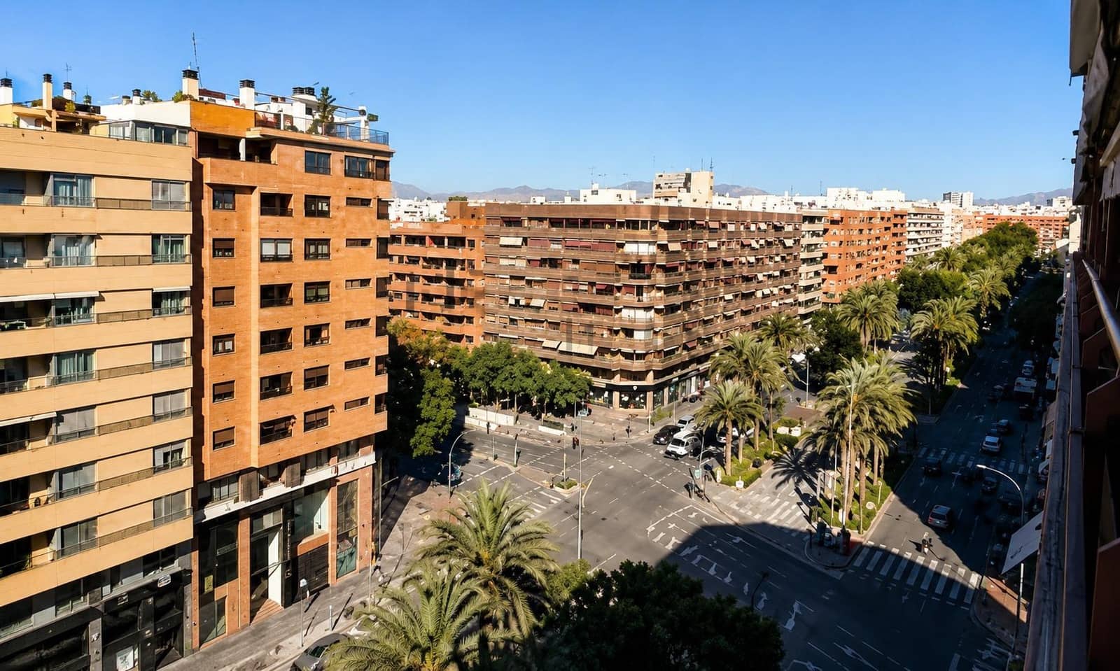 3 bedroom Flat for sale in Alicante / Alacant city with garage - € 680,000 (Ref: 9958014)