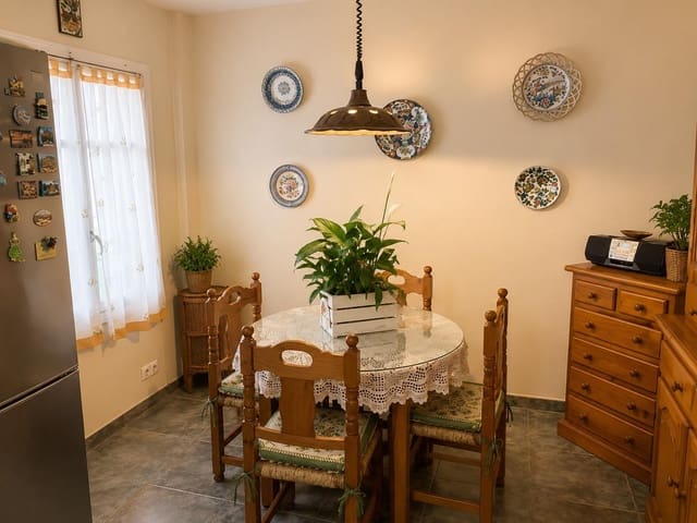 4 soveværelse Lejlighed til salg i Alicante by - € 890.000 (Ref: 9975472)