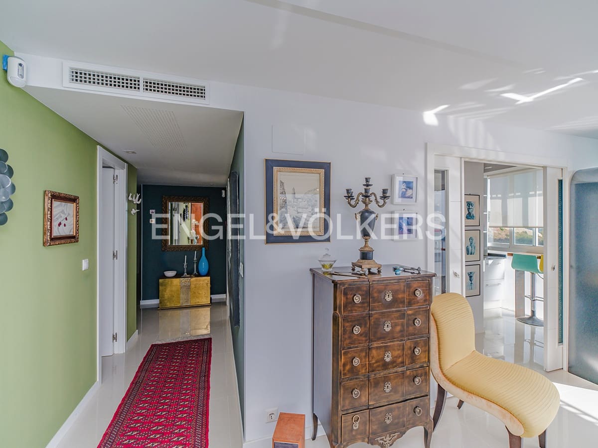 3 soverom Strandleiligheter til salgs i Alicante by med garasje - € 805 000 (Ref: 10016808)