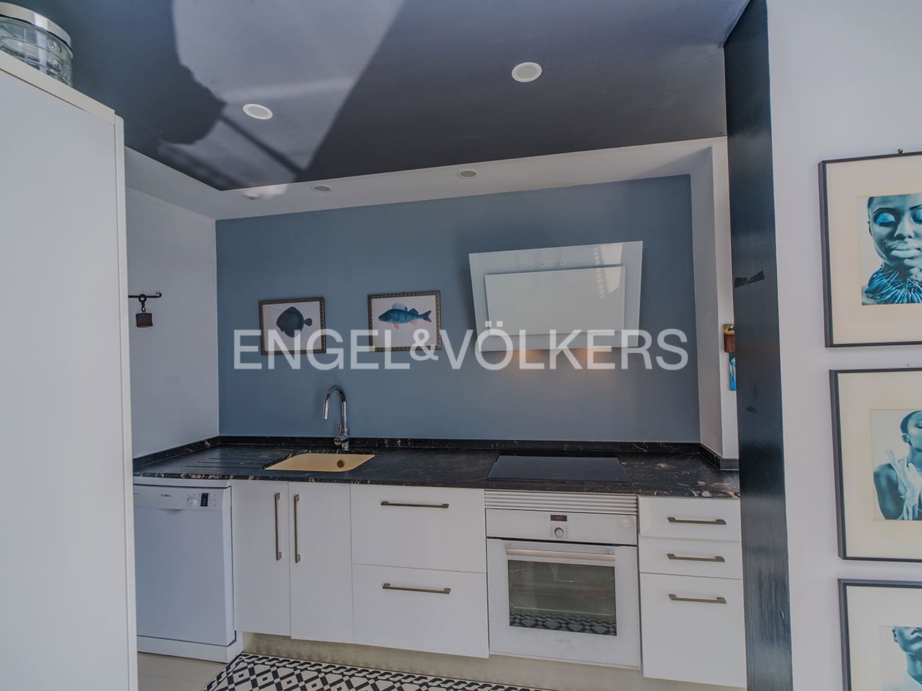 3 soverom Strandleiligheter til salgs i Alicante by med garasje - € 805 000 (Ref: 10016808)