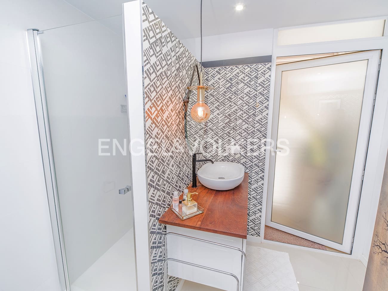 3 soverom Strandleiligheter til salgs i Alicante by med garasje - € 805 000 (Ref: 10016808)