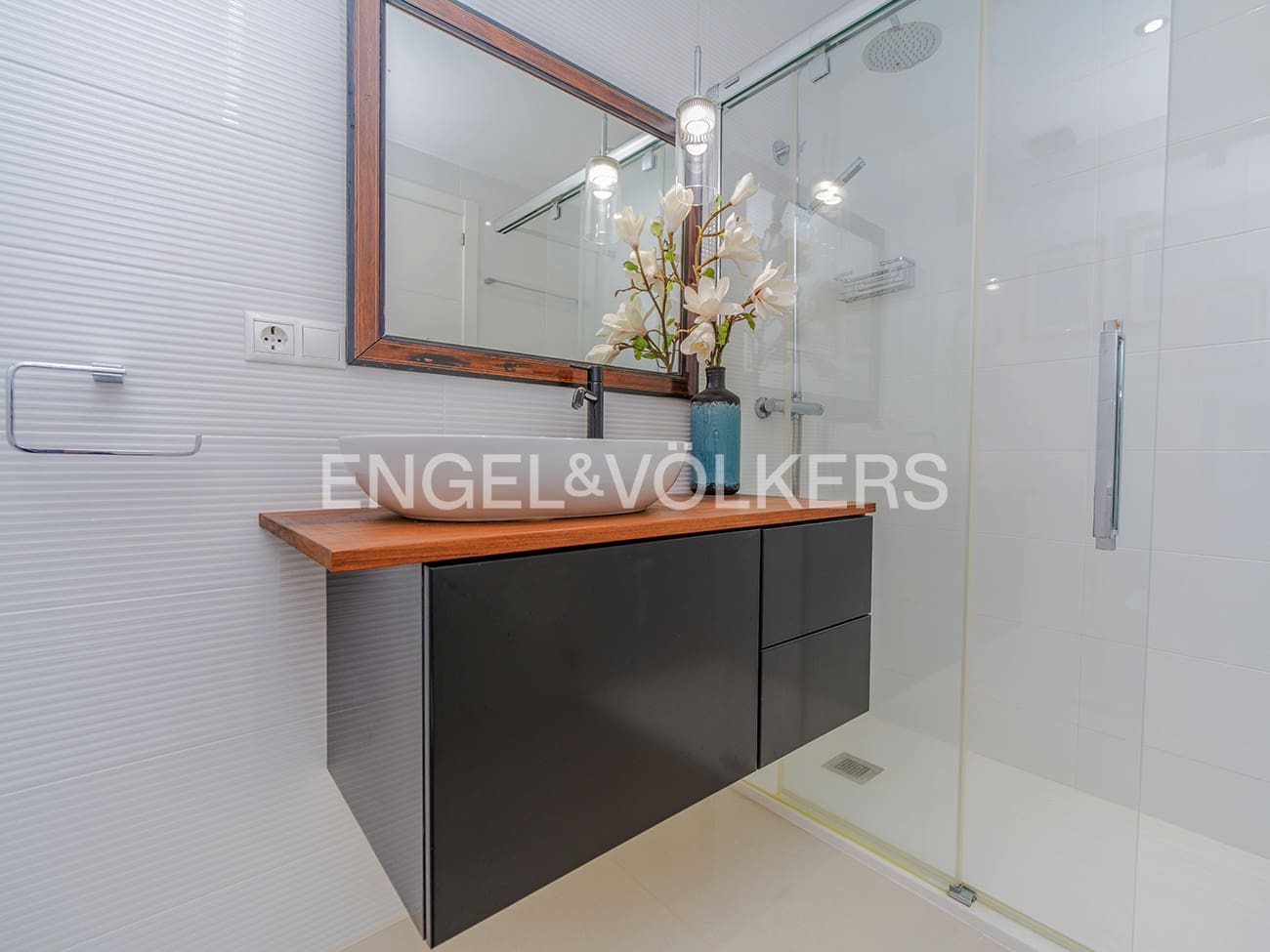 3 soverom Strandleiligheter til salgs i Alicante by med garasje - € 805 000 (Ref: 10016808)