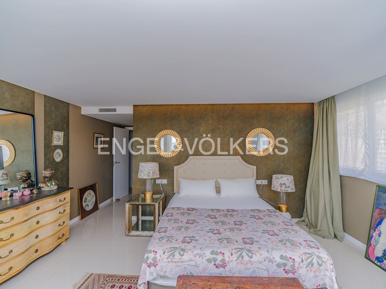 3 soverom Strandleiligheter til salgs i Alicante by med garasje - € 805 000 (Ref: 10016808)