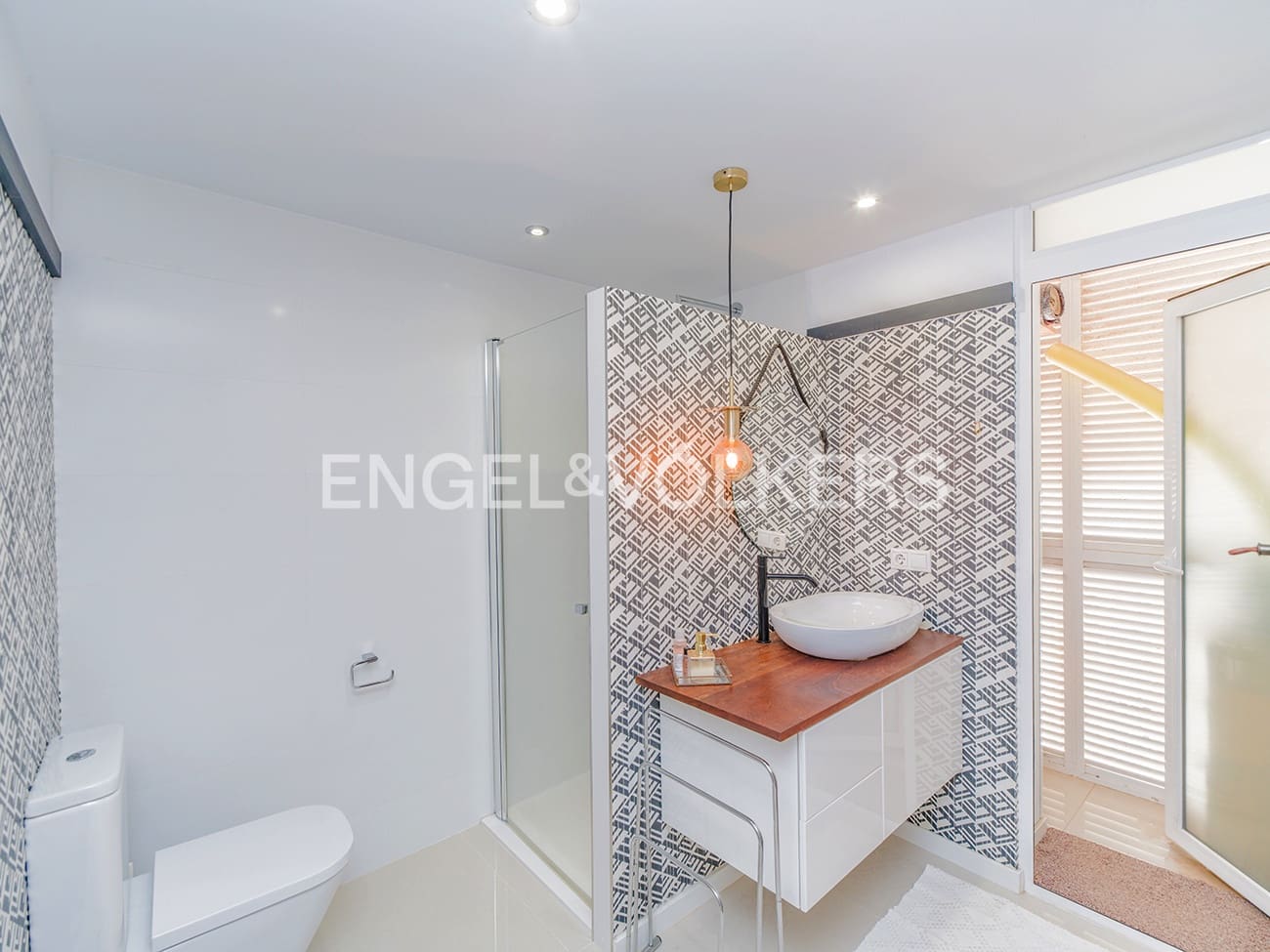 3 soverom Strandleiligheter til salgs i Alicante by med garasje - € 805 000 (Ref: 10016808)