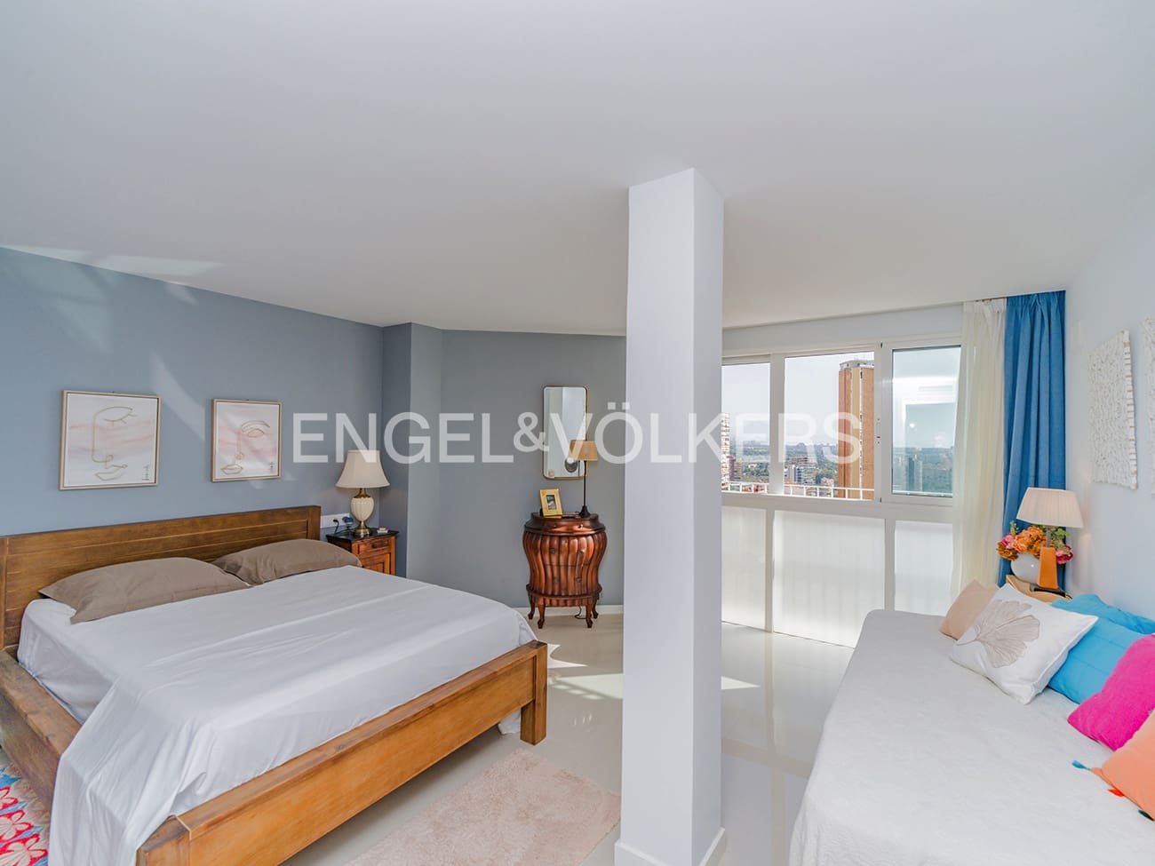 3 soverom Strandleiligheter til salgs i Alicante by med garasje - € 805 000 (Ref: 10016808)