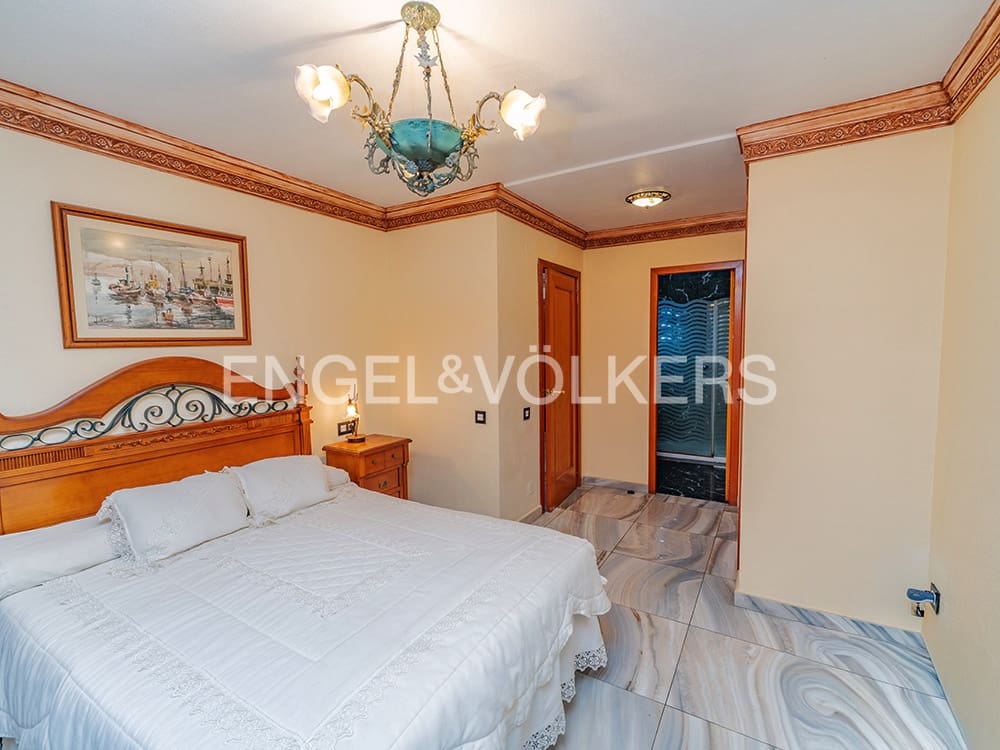 3 soveværelse Lejlighed til salg i Alicante by med garage - € 520.000 (Ref: 10016809)