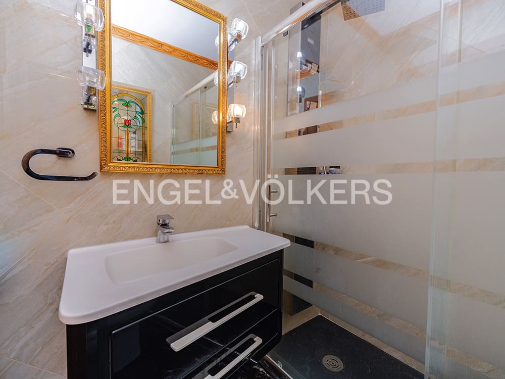 3 soveværelse Lejlighed til salg i Alicante by med garage - € 520.000 (Ref: 10016809)