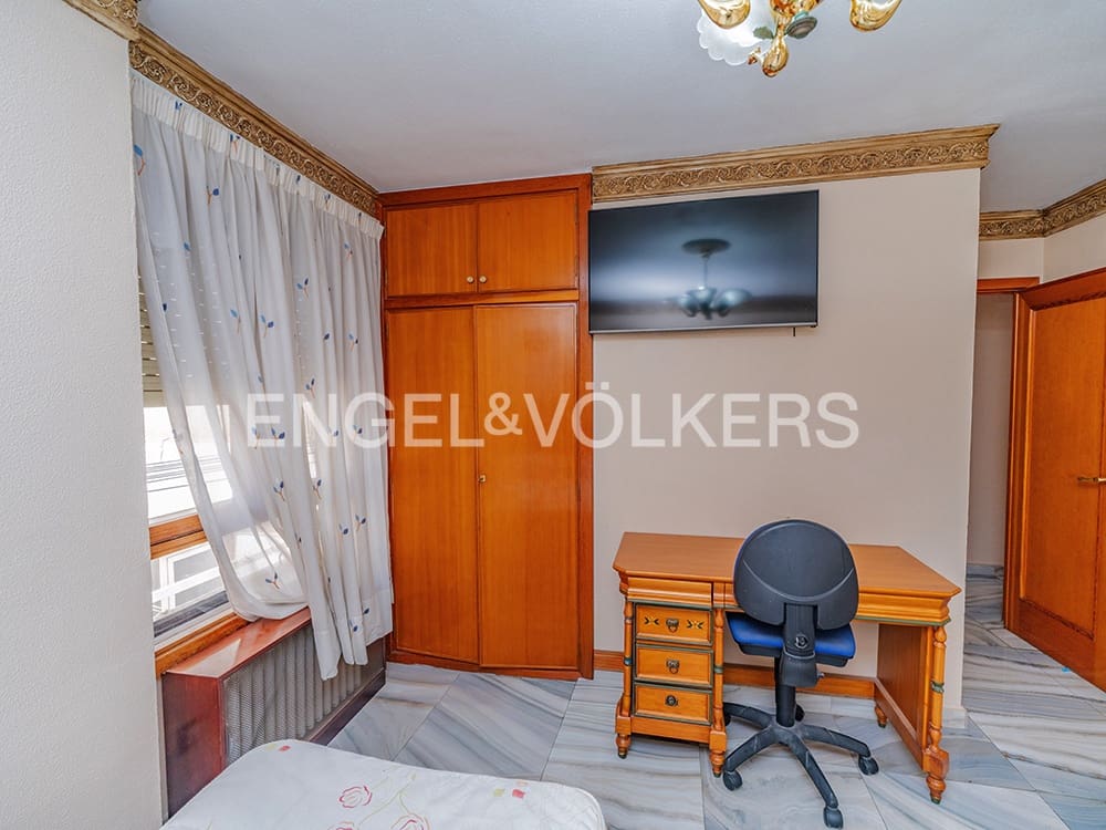 3 soveværelse Lejlighed til salg i Alicante by med garage - € 520.000 (Ref: 10016809)