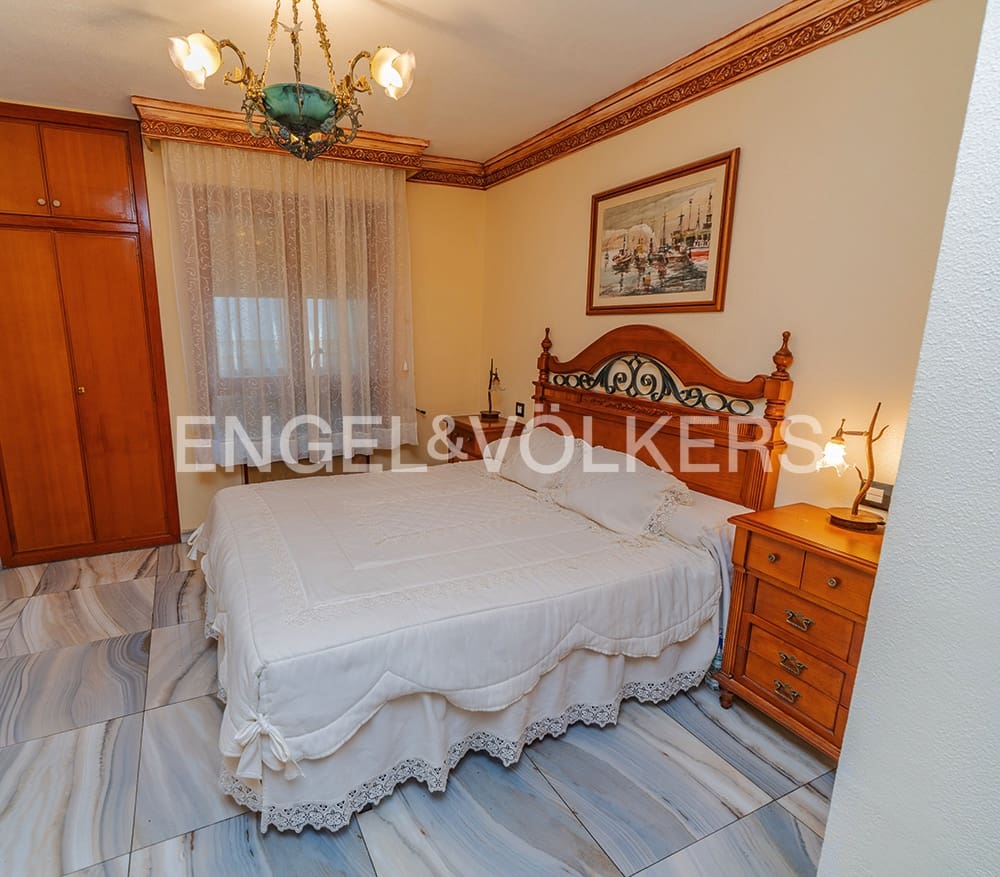 3 soveværelse Lejlighed til salg i Alicante by med garage - € 520.000 (Ref: 10016809)