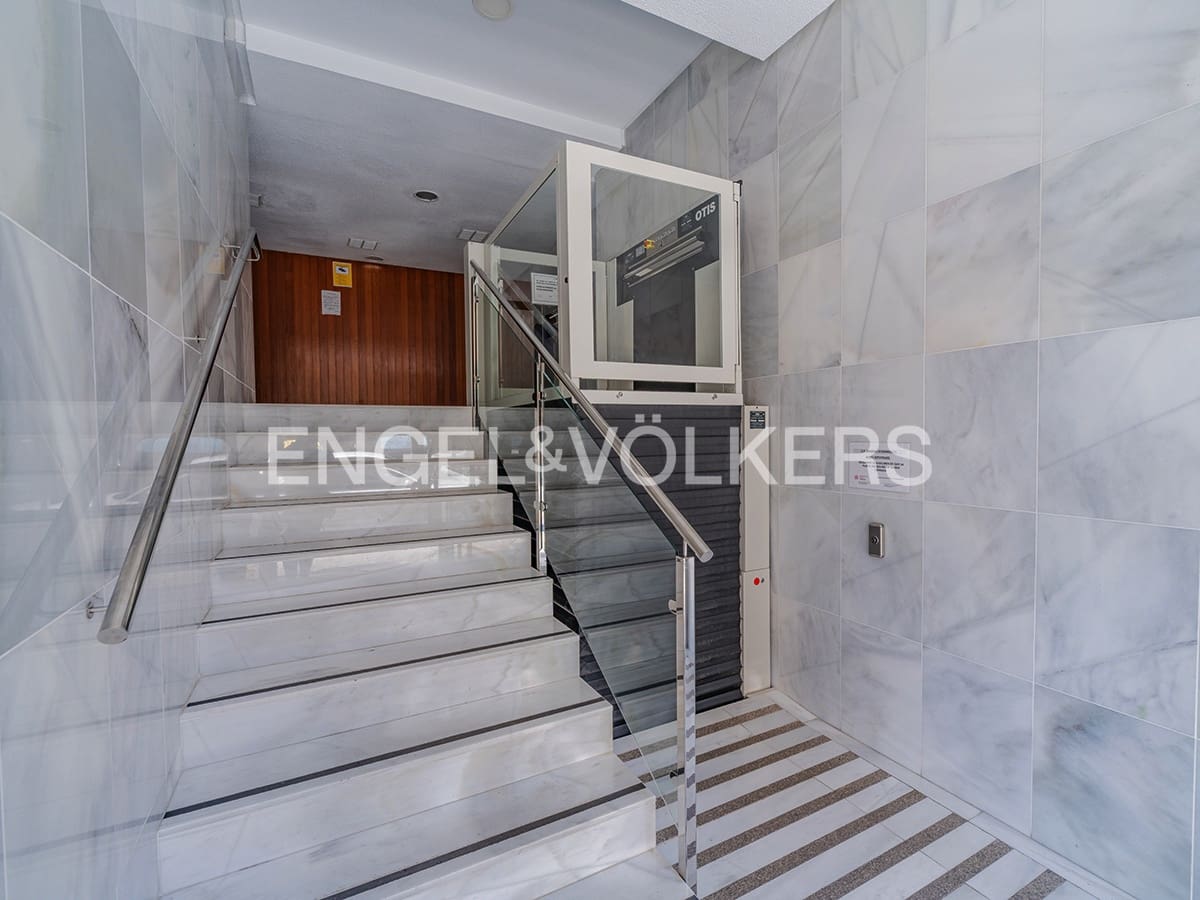 3 soveværelse Lejlighed til salg i Alicante by med garage - € 520.000 (Ref: 10016809)