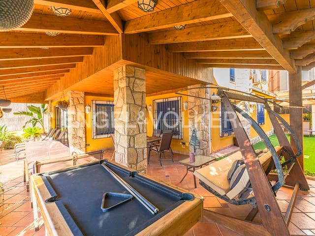 7 slaapkamer Villa te koop in Calas Santiago Bernabéu, Santa Pola met zwembad - € 1.400.000 (Ref: 10021205)